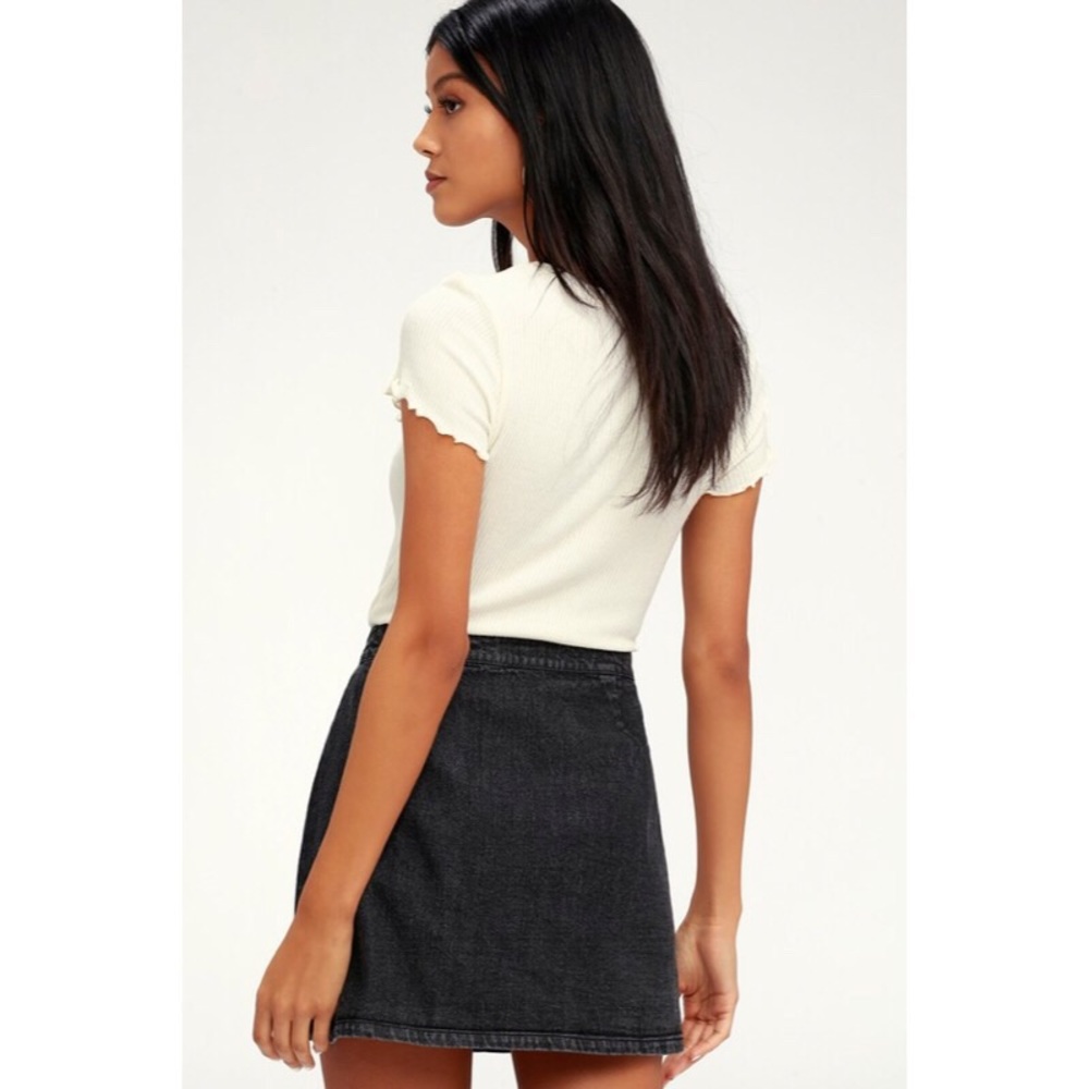 Black Washed Button-Front Denim Mini Skirt - Picture 3 of 4